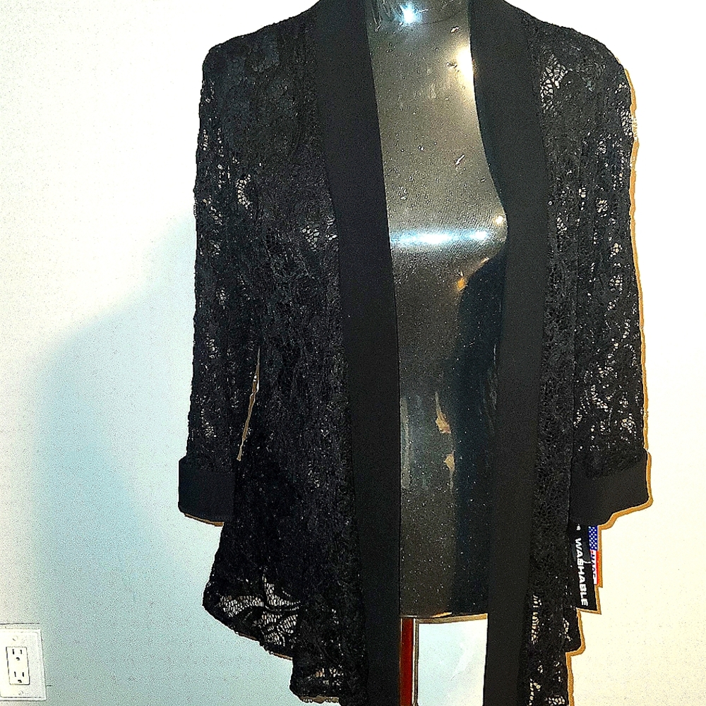 R&M Richards sz L regular.NWT evening button less cardigan